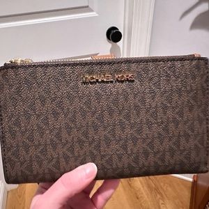 Michael kors wallet + wristlet